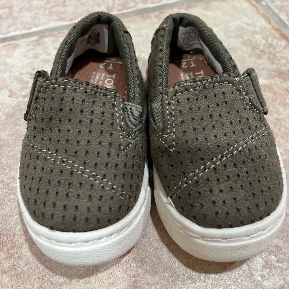 Tiny toms shoes